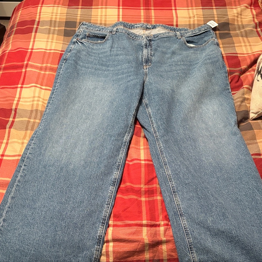 Old Navy women’s plus size extra high-rise, curvy wide leg jeans.